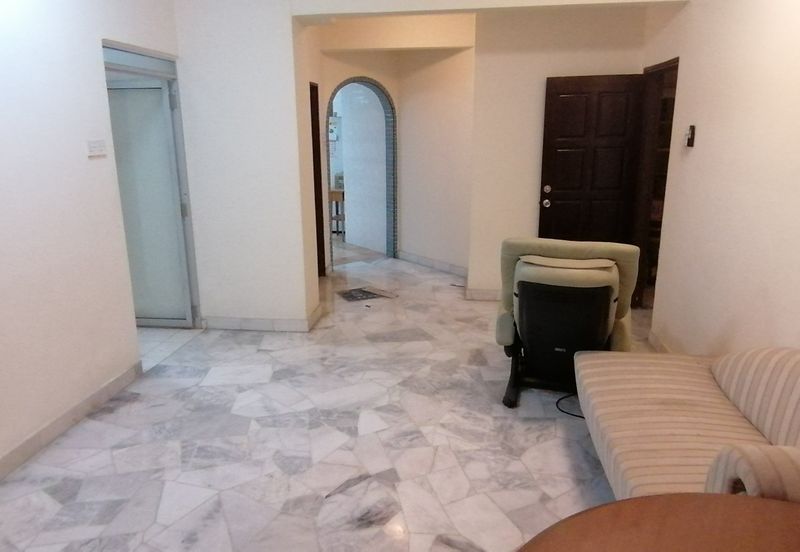 OUG/Taman Yarl Corner Bungalow with Spacious Land