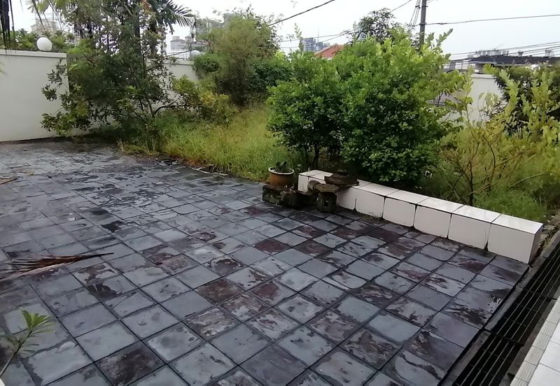 OUG/Taman Yarl Corner Bungalow with Spacious Land