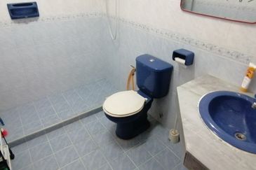 OUG/Taman Yarl Corner Bungalow with Spacious Land