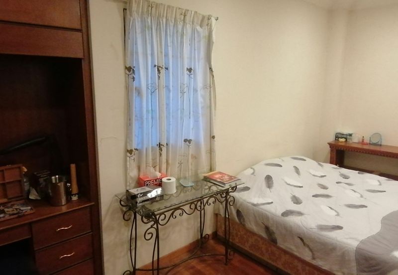 OUG/Taman Yarl Corner Bungalow with Spacious Land