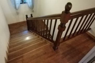 OUG/Taman Yarl Corner Bungalow with Spacious Land