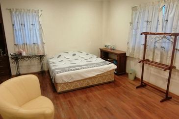 OUG/Taman Yarl Corner Bungalow with Spacious Land