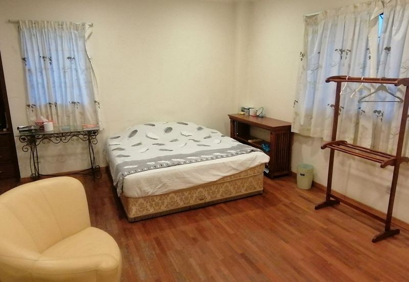 OUG/Taman Yarl Corner Bungalow with Spacious Land