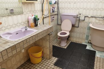 OUG/Taman Yarl Corner 2 Storey Semi D For Sale