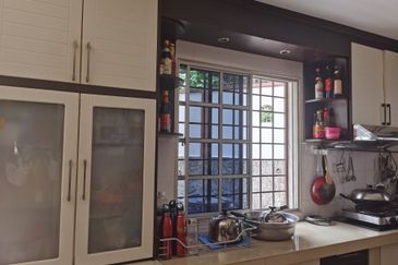 OUG/Taman Yarl Corner 2 Storey Semi D For Sale