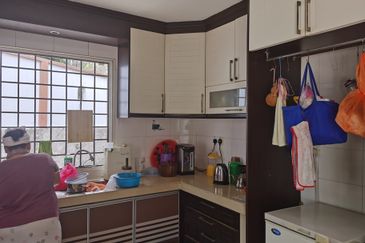 OUG/Taman Yarl Corner 2 Storey Semi D For Sale