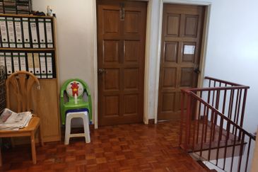 OUG/Taman Yarl Corner 2 Storey Semi D For Sale