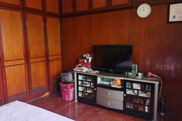 OUG/Taman Yarl Corner 2 Storey Semi D For Sale