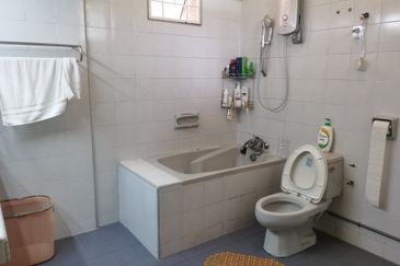 OUG/Taman Yarl Corner 2 Storey Semi D For Sale