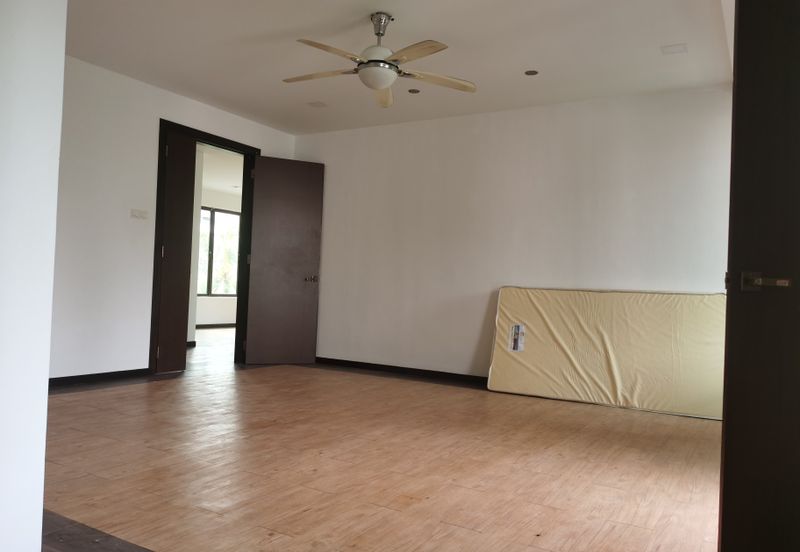 OUG/Taman Yarl 3.5 Storey Bungalow for Rent