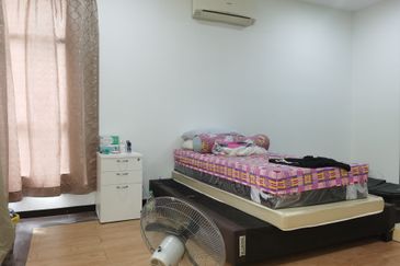 OUG/Taman Yarl 3.5 Storey Bungalow for Rent