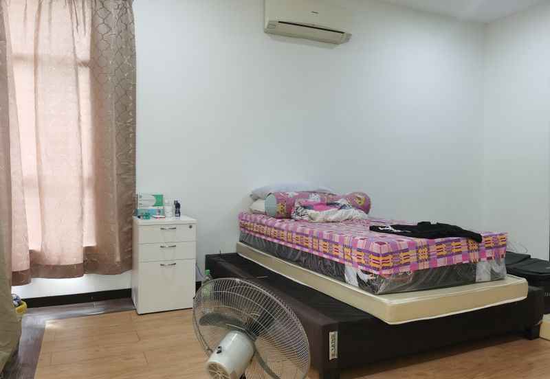 OUG/Taman Yarl 3.5 Storey Bungalow for Rent