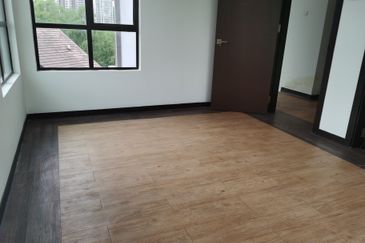 OUG/Taman Yarl 3.5 Storey Bungalow for Rent