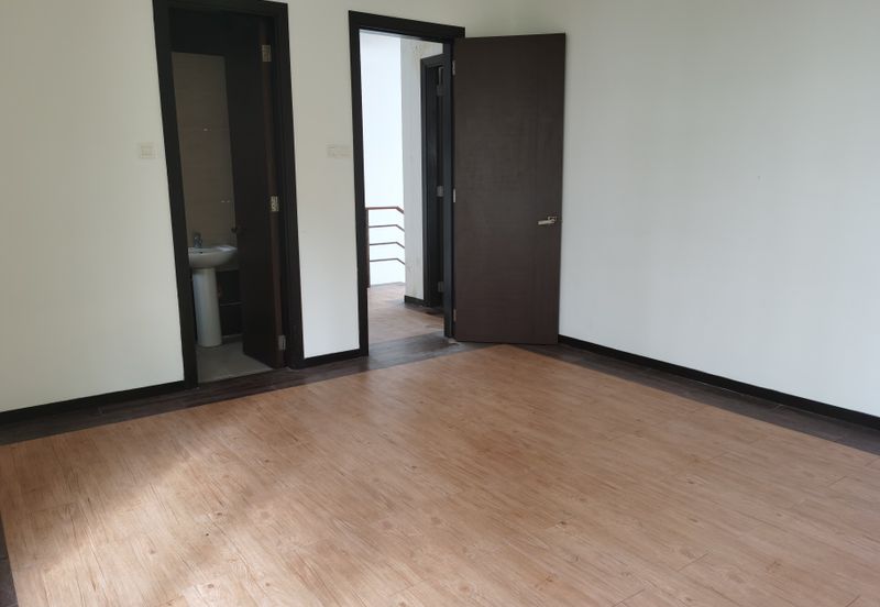 OUG/Taman Yarl 3.5 Storey Bungalow for Rent