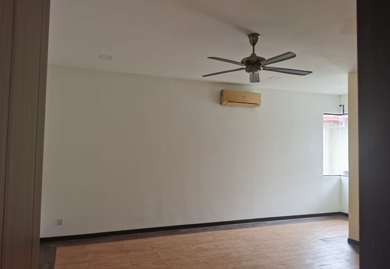 OUG/Taman Yarl 3.5 Storey Bungalow for Rent