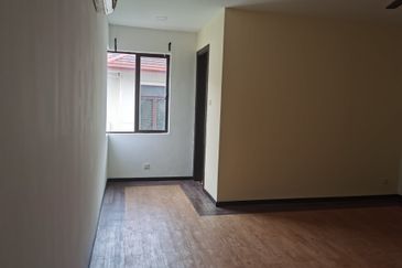 OUG/Taman Yarl 3.5 Storey Bungalow for Rent