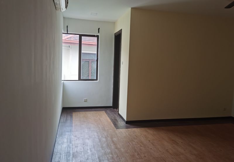OUG/Taman Yarl 3.5 Storey Bungalow for Rent