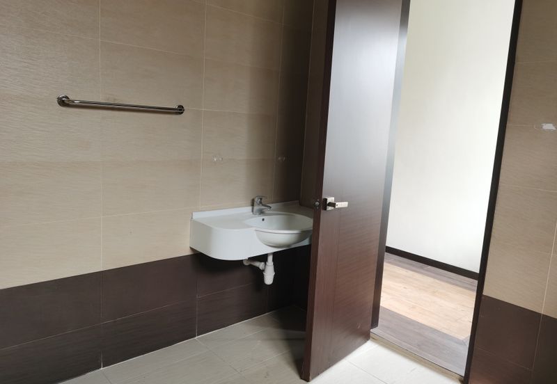 OUG/Taman Yarl 3.5 Storey Bungalow for Rent