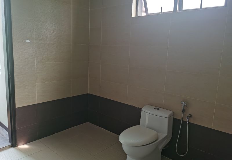 OUG/Taman Yarl 3.5 Storey Bungalow for Rent