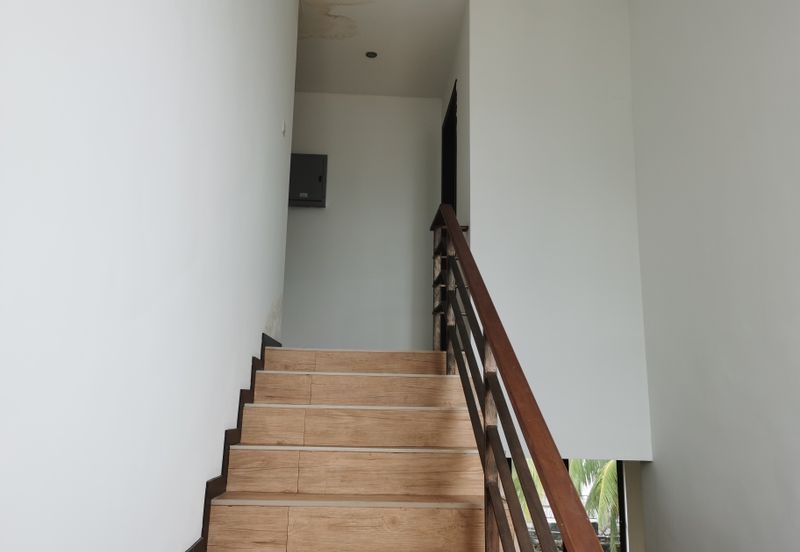OUG/Taman Yarl 3.5 Storey Bungalow for Rent