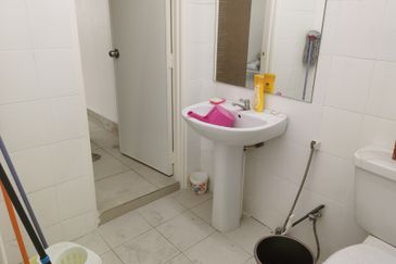 OUG Corner Rebuilt 2 Storey Terrace For Sale