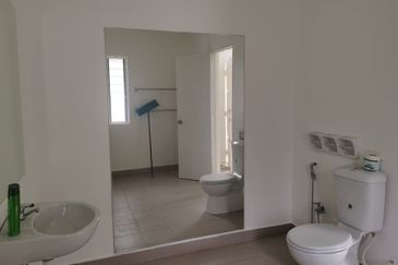 OUG Corner Rebuilt 2 Storey Terrace For Sale