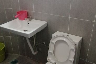 Taman Oug/ Taman United Corner House for Rent