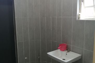 Taman Oug/ Taman United Corner House for Rent