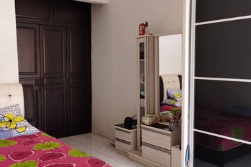 Ground Floor Villa OUG Townhouse with own garden