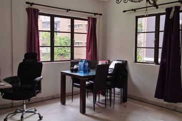 1st Floor Villa OUG Townhouse