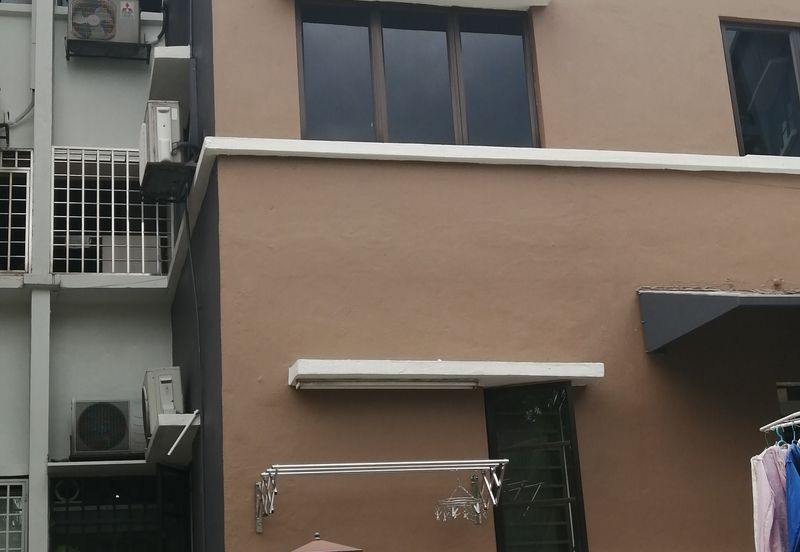 1st Floor Villa OUG Townhouse