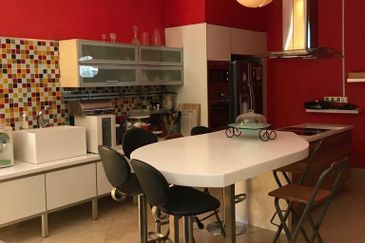 OUG/ Taman Yarl Bungalow For Rent