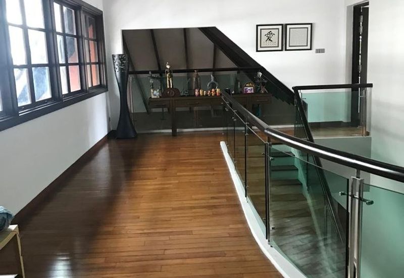 OUG/ Taman Yarl Bungalow For Rent