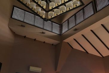 OUG/ Taman Yarl Bungalow For Rent