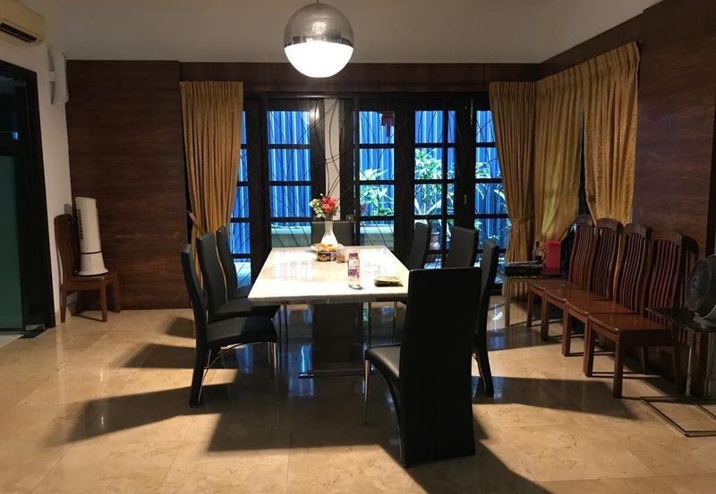 OUG/ Taman Yarl Bungalow For Rent