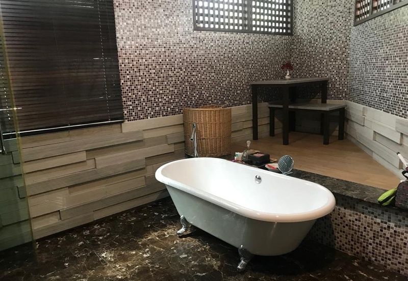 OUG/ Taman Yarl Bungalow For Rent