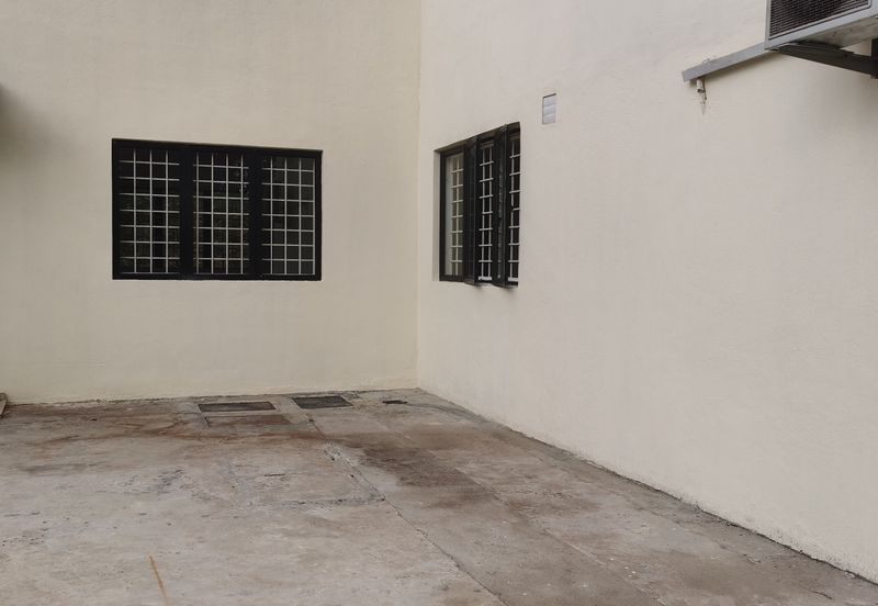 OUG/ Taman Yarl Corner Bungalow For Rent