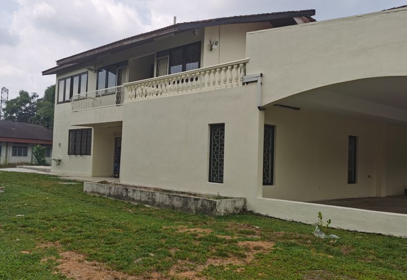 OUG/ Taman Yarl Corner Bungalow For Rent