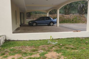 OUG/ Taman Yarl Corner Bungalow For Rent