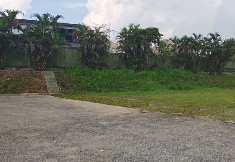 OUG/ Taman Yarl Corner Bungalow For Rent