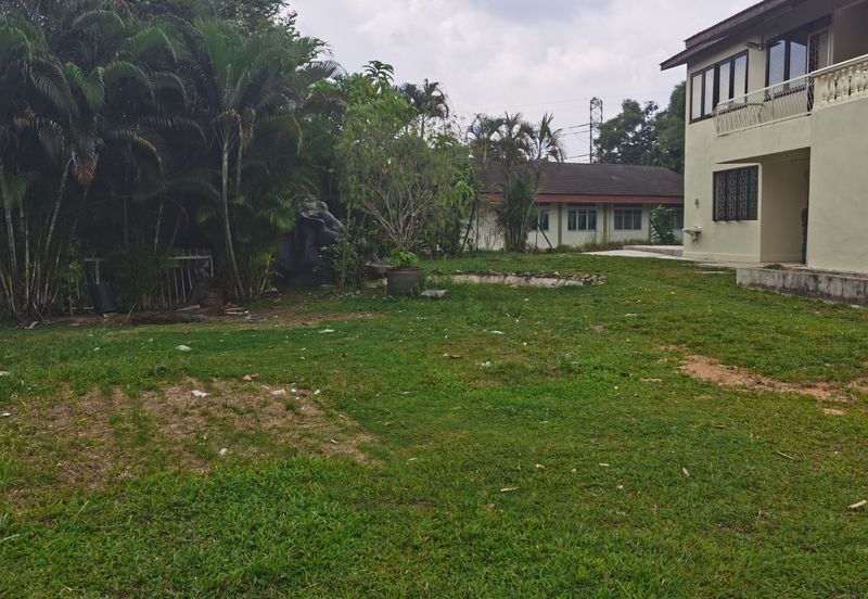 OUG/ Taman Yarl Corner Bungalow For Rent