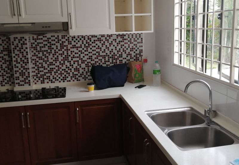 OUG/ Taman Yarl Corner Bungalow For Rent