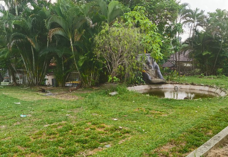 OUG/ Taman Yarl Corner Bungalow For Rent