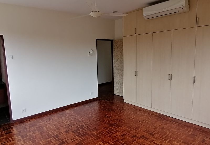 OUG/ Taman Yarl Corner Bungalow For Rent