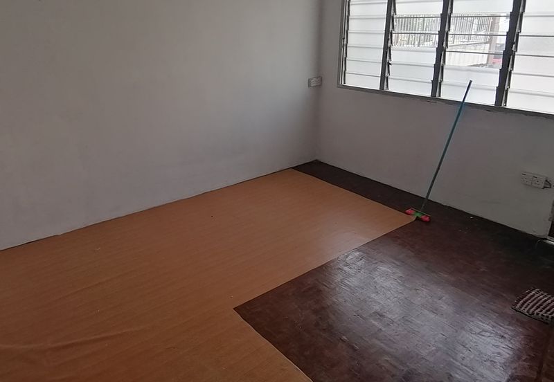 OUG/ Taman United Semi D for Sale