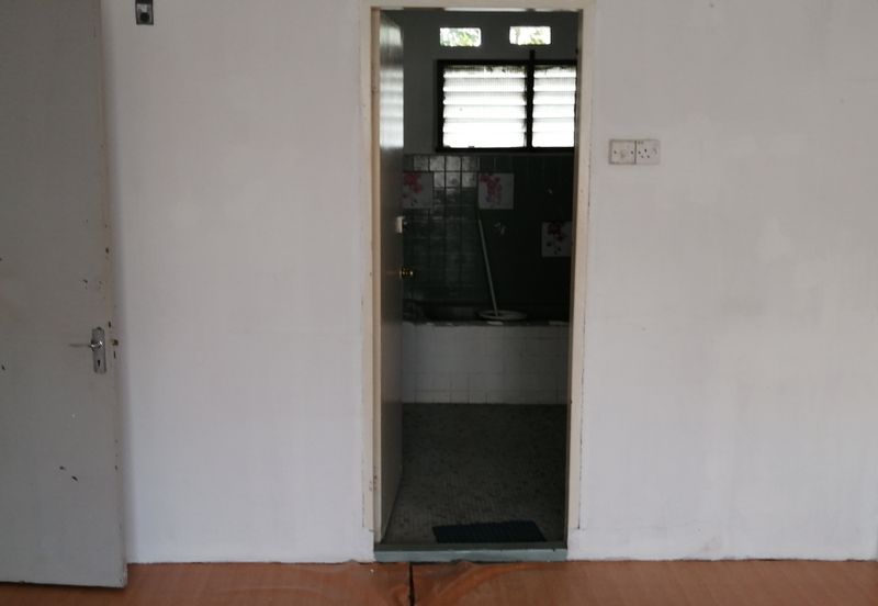 OUG / Taman United 2 Storey Semi D for Rent