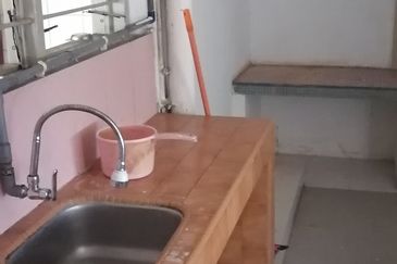 OUG / Taman United 2 Storey Semi D for Rent