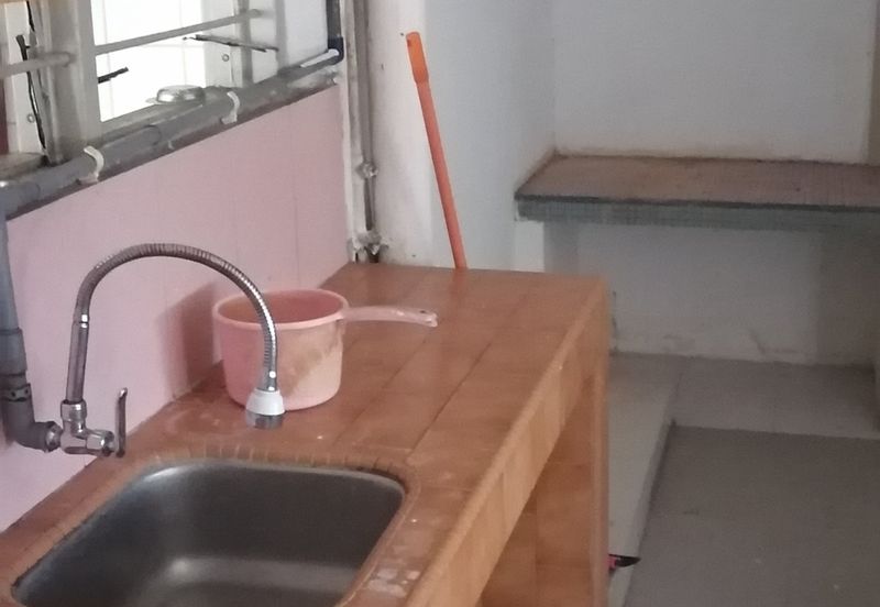 OUG / Taman United 2 Storey Semi D for Rent