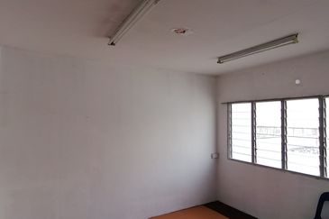 OUG / Taman United 2 Storey Semi D for Rent