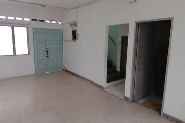 OUG / Taman United 2 Storey Semi D for Rent